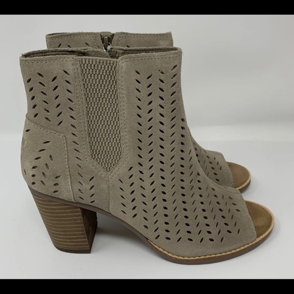 Tom’s Majorca peep toe bootie desert taupe suede perforated leaf - Picture 8 of 9